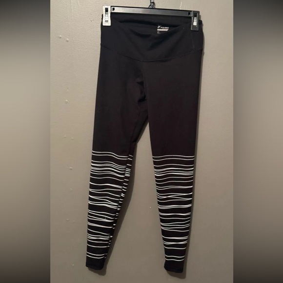 Old Navy Active Black Leggings - Picture 1 of 3